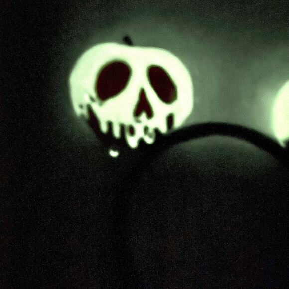 Rare Retired HTF Disney 2015 Glow in the Dark Poisonous Apple ears headband - Picture 2 of 12